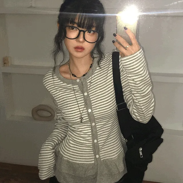 [넉넉슬림핏보장🖤] 토프 레이어드 단가라 셔링 스트라이프 프릴 긴팔 가디건 티셔츠 3color