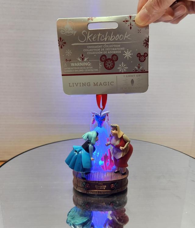 디즈니 잠자는 숲속의 공주 플로라 메리웨더 라이트 업 리빙 매직 오너먼트  Flora and Merryweather Light Up Living Magic Ornament