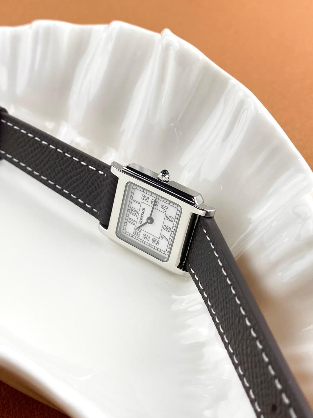 TIFFANY&CO mini square line watch | 후루츠패밀리