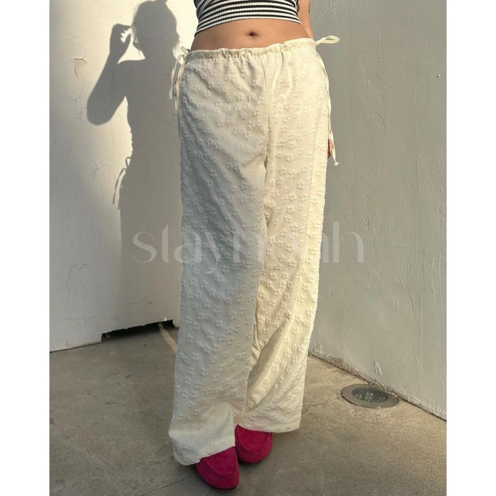 (브라운,블랙 당일) RIBBON 리본 엠보 꽃 팬츠 플라워 스트링 바지 (3c)