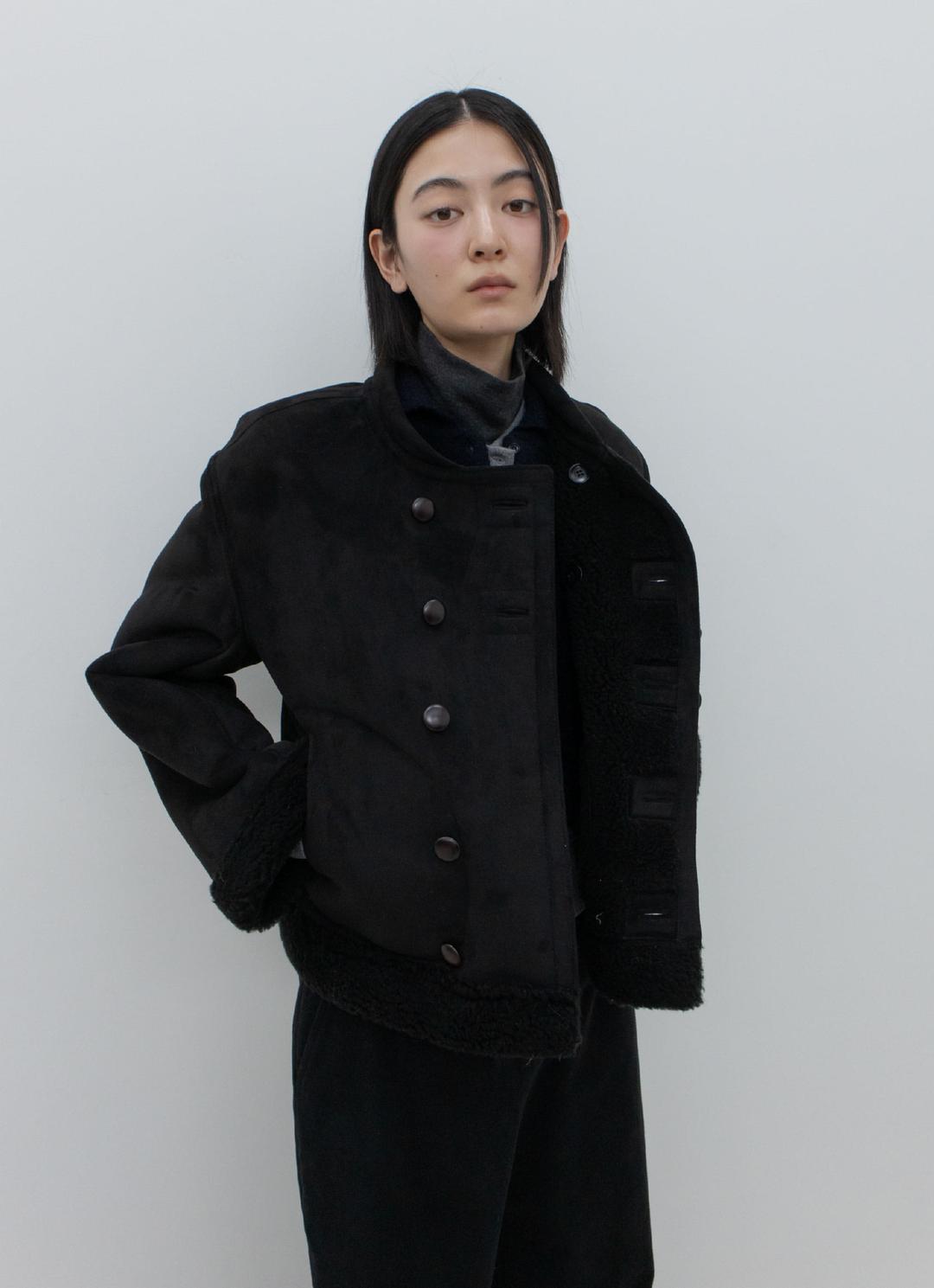 25FW DOUBLE-BUTTON SHORT MUSTANG / BLACK