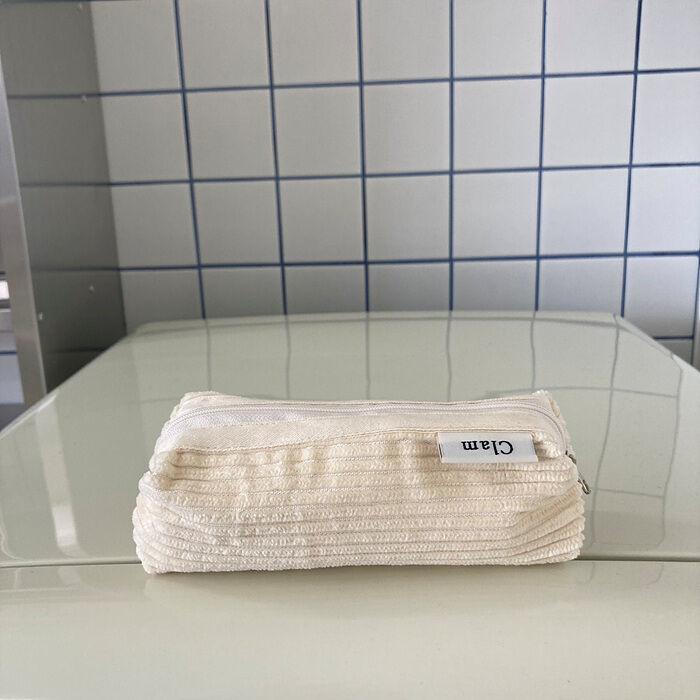 Clam round pencilcase _ Corduroy snow