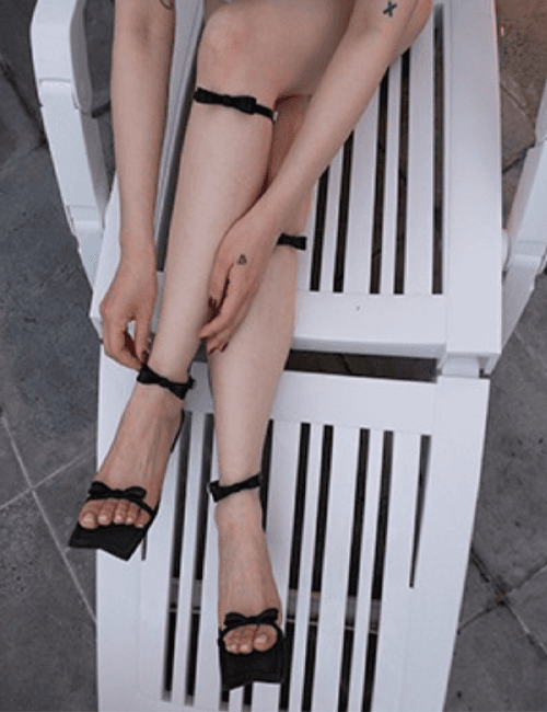 knee to toe bow sandle