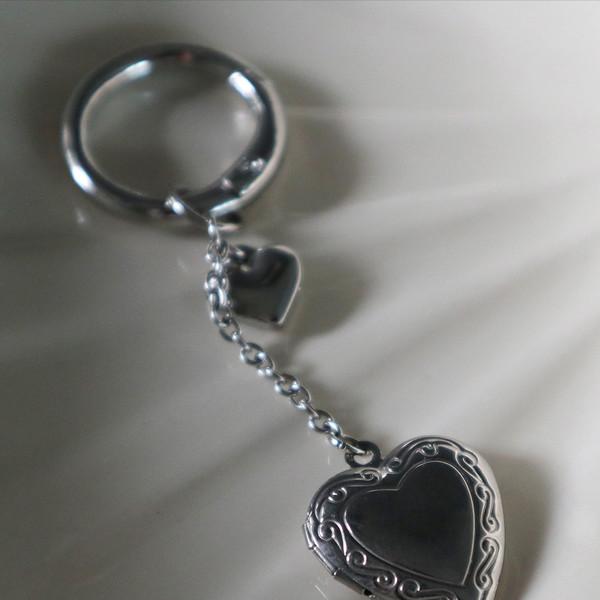 Loving Memory Locket keyring.