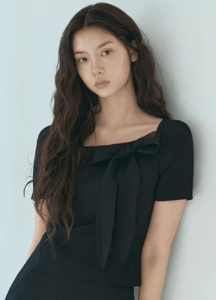 [Exclusive]리본 포인트 스퀘어넥 탑