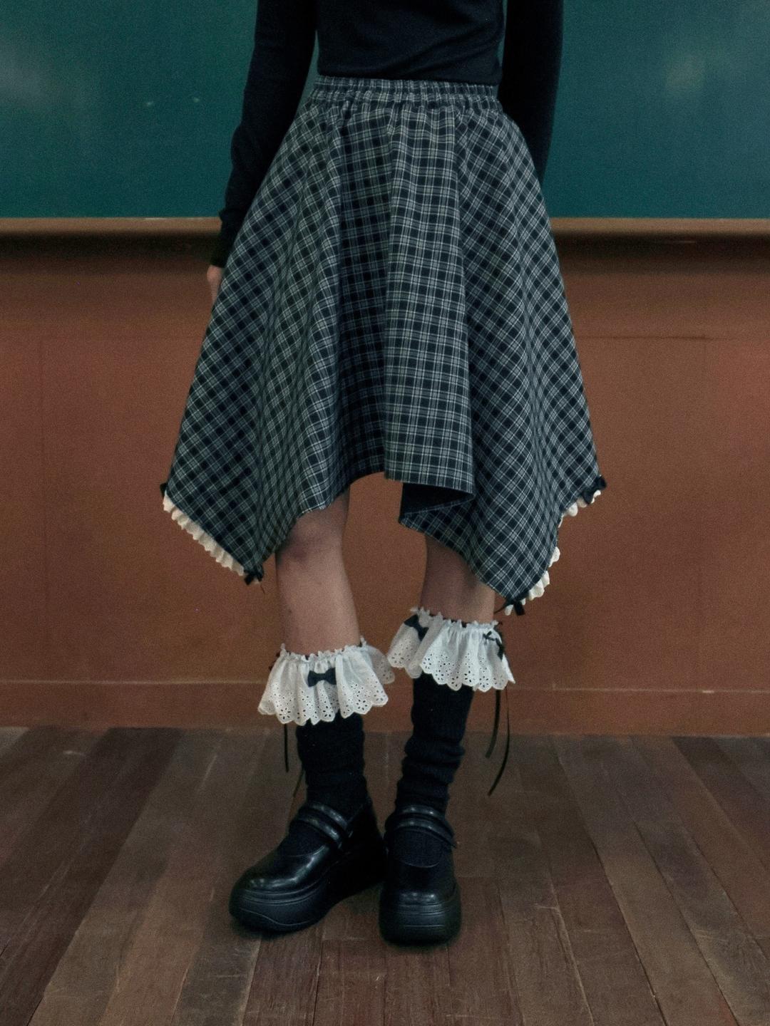 Butterfly check Skirt - Black