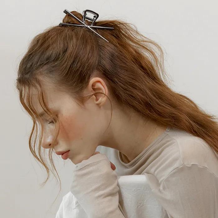[29CM단독][선물포장]Oblique hair claw clip_Metal grey
