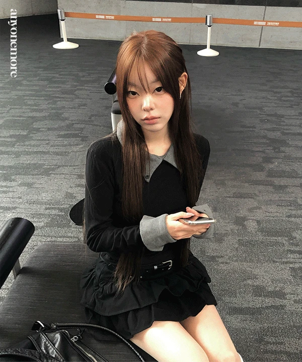 로진 배색 카라 버튼 슬림 긴팔 티셔츠