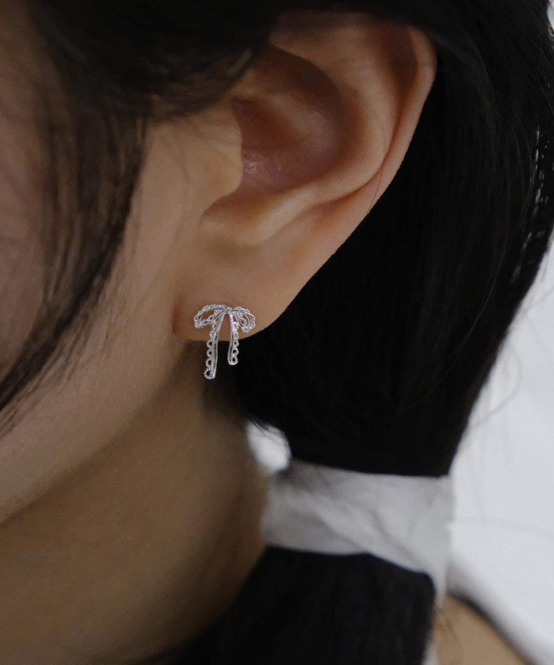 포에트리하우스 [silver 925] TULLE RIBBON EARRINGS 튤 레이스 리본 귀걸이