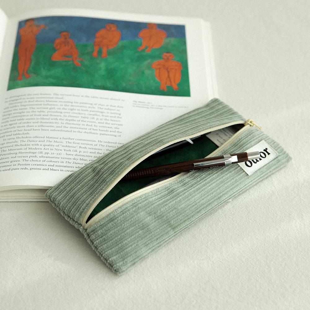 flat pencil case - corduroy warm mint (middle zipper)