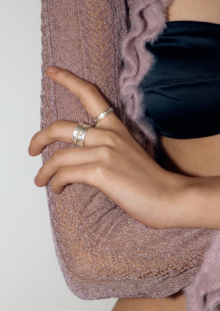 cross hole ring bold