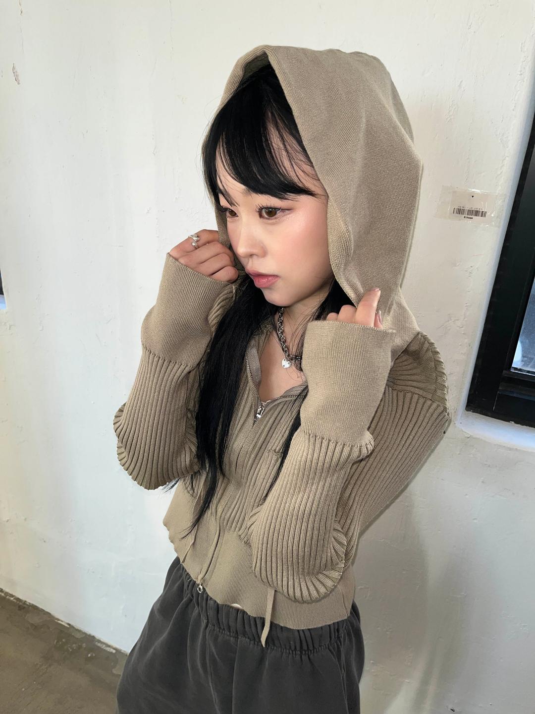 후디 카키 니트집업
