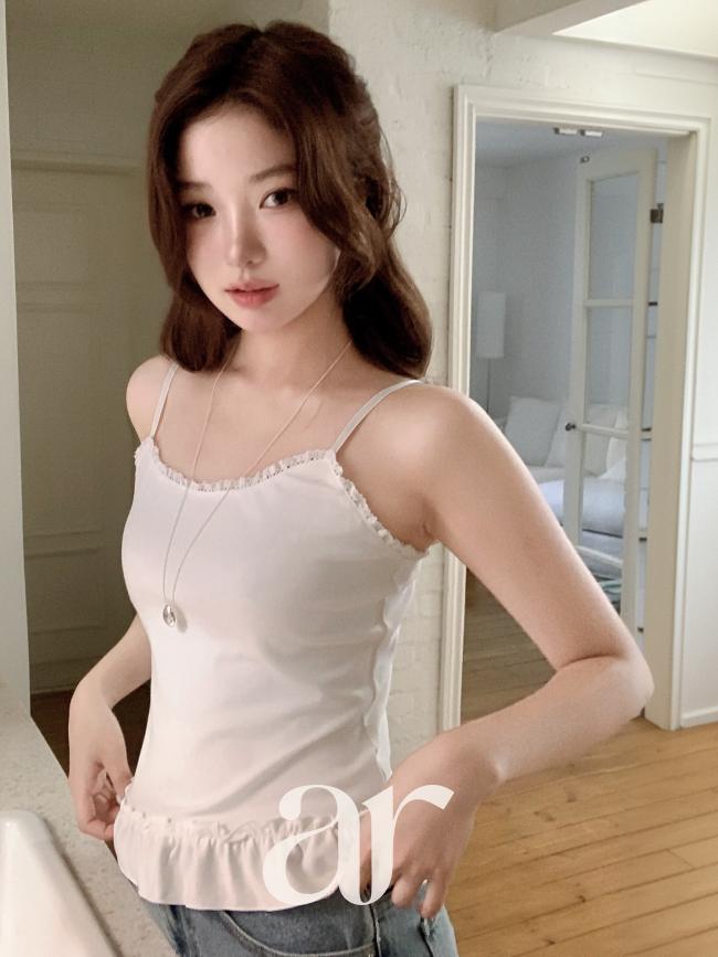 아뜨랑스 (레이스나시/스트랩조절가능/사계절템)[🔥아뜨데이 앵콜할인🔥]1000장 돌파✨  레이스 프릴 슬리브리스 나시 봄옷 캠퍼스룩 피크닉룩 나들이룩 슬리브리스/끈나시/이너나시/레이어드나시/나시코디/봄이너/봄코디 ts4851