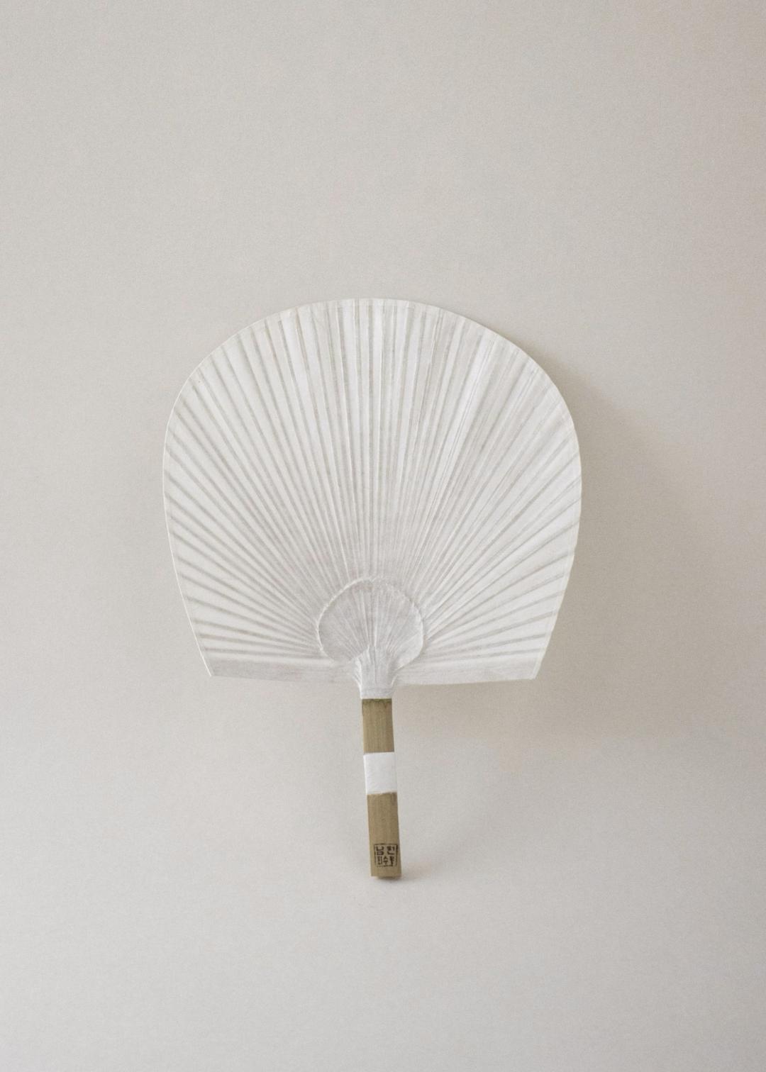 White Hanji Fan M