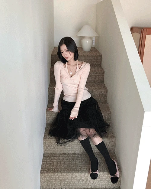 [한정세일] [ 발레 꼬임🩰 ] 샬럿 바스트 트위스트 트임 TOP