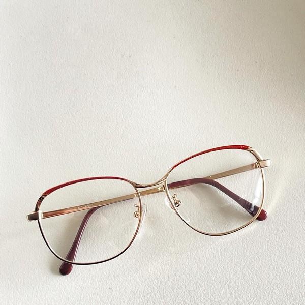 90s Vintage Wellington Frame Glasses