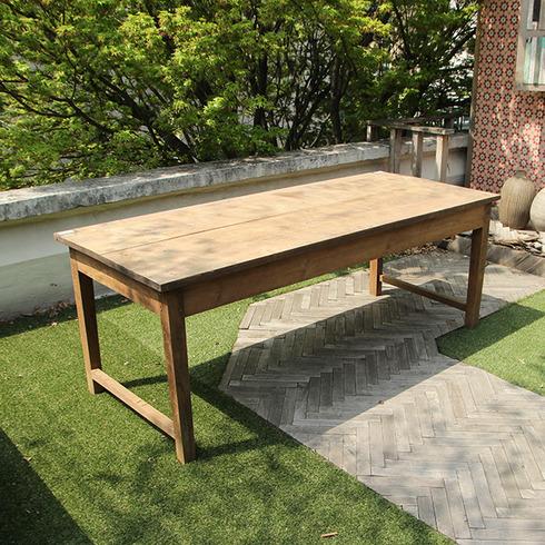 VINTAGE STRAIGHT LEG TABLE