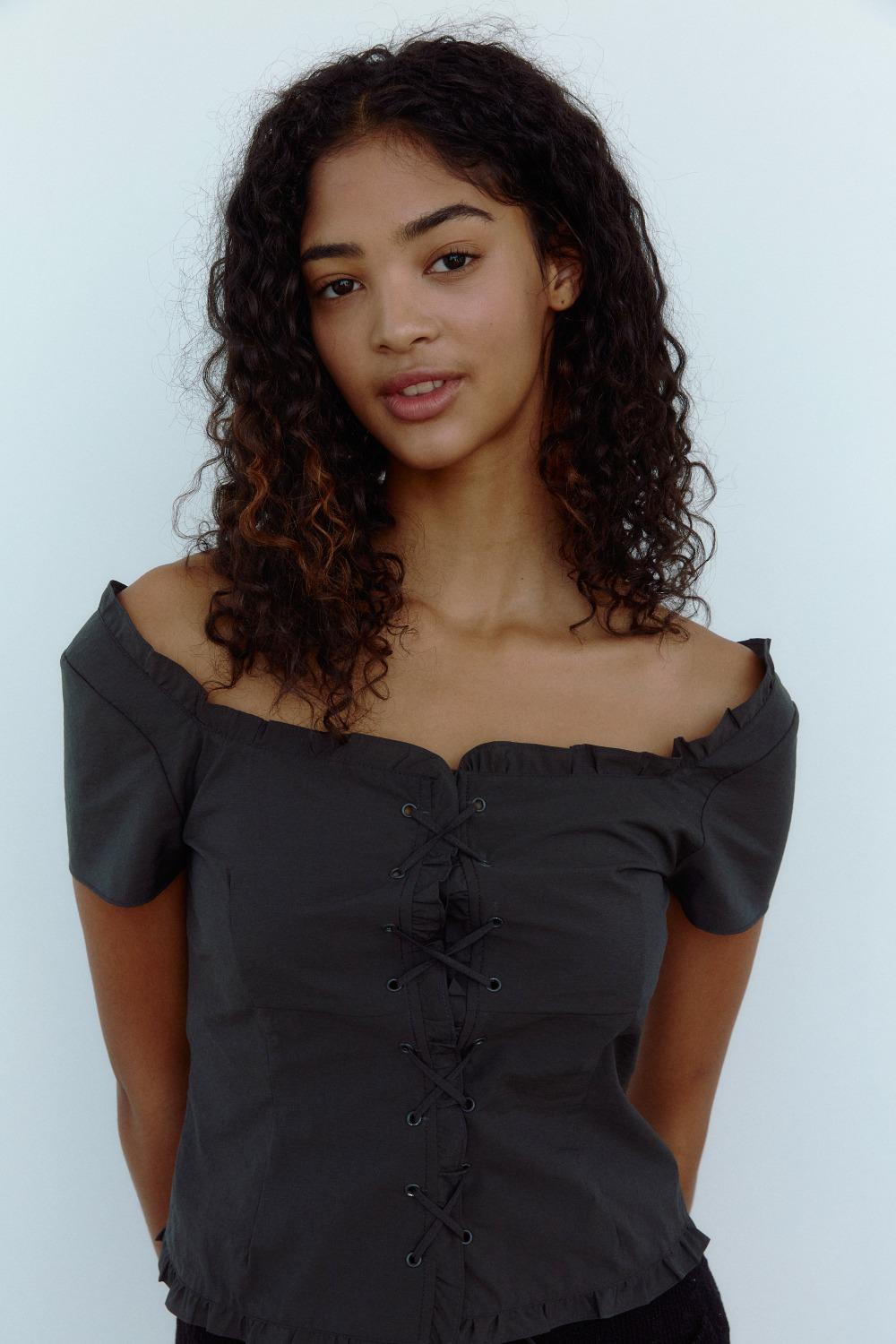 EYELET FRILL BLOUSE [CHARCOAL] [6/8일 예약발송]