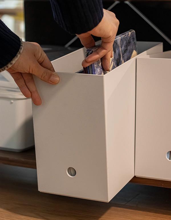 네모반듯한 파일 수납 박스