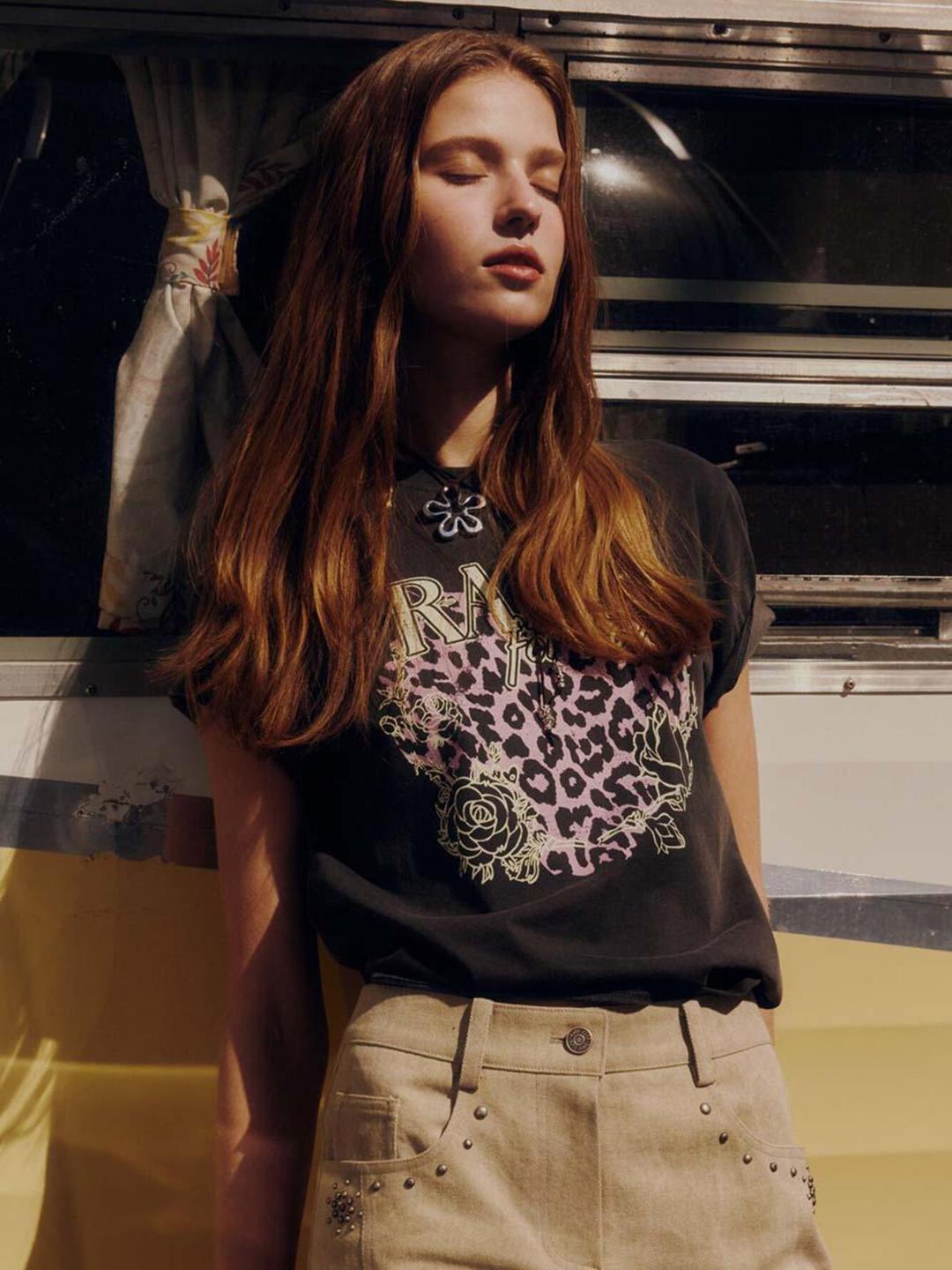 (D_GREY 02M 5/30 예약배송) Love Leopard Graphic T-shirt VW5ME607_3color