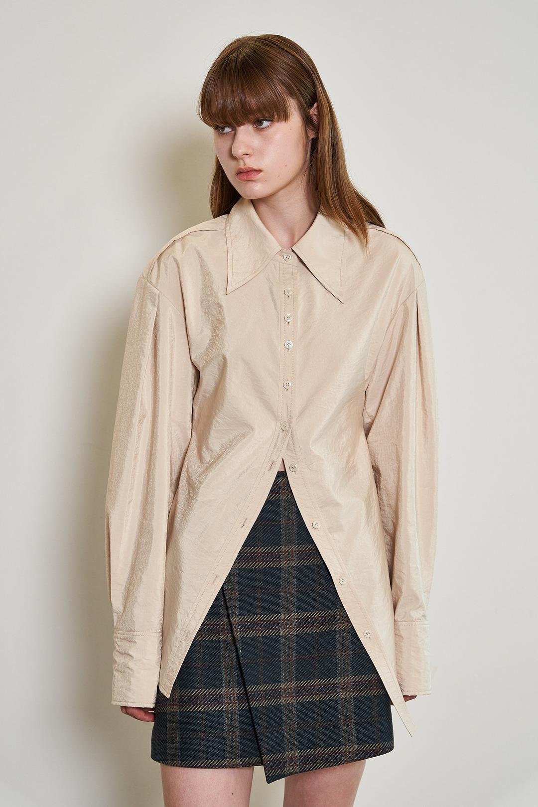 Wide Collar Fit and Flared Blouse _Beige