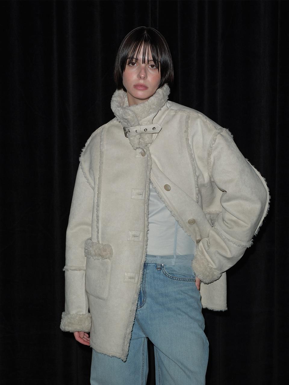 BUCKLE SUEDE MUSTANG (LIGHT GREY)