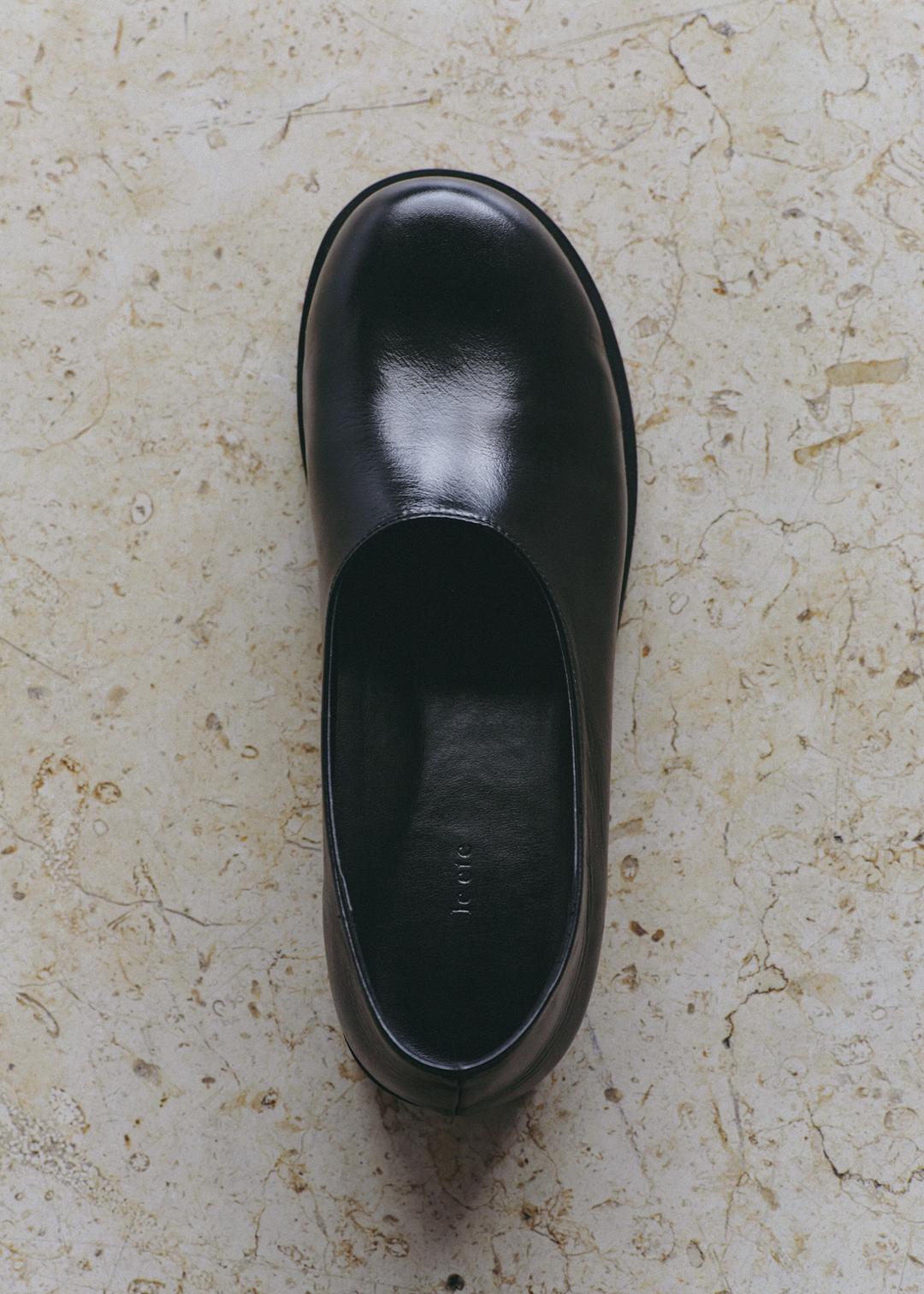 [Exclusive] Clay Clog in Black