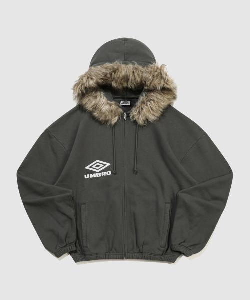 [UMBRO X SLAM JAM] 퍼 마스크 후드 집업 차콜 UQ411CJKO5