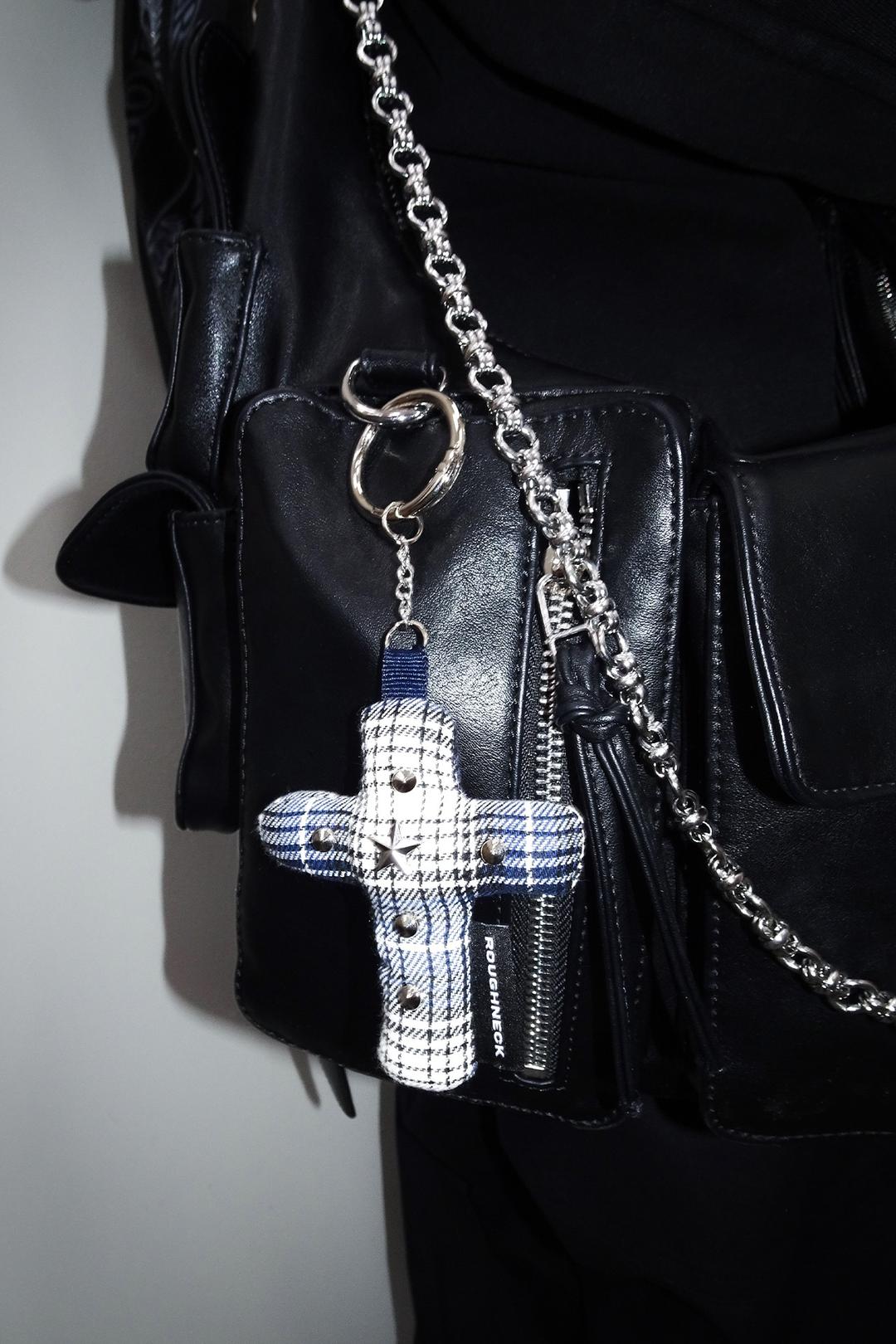 [공식몰 단독] Check Cross Keyring