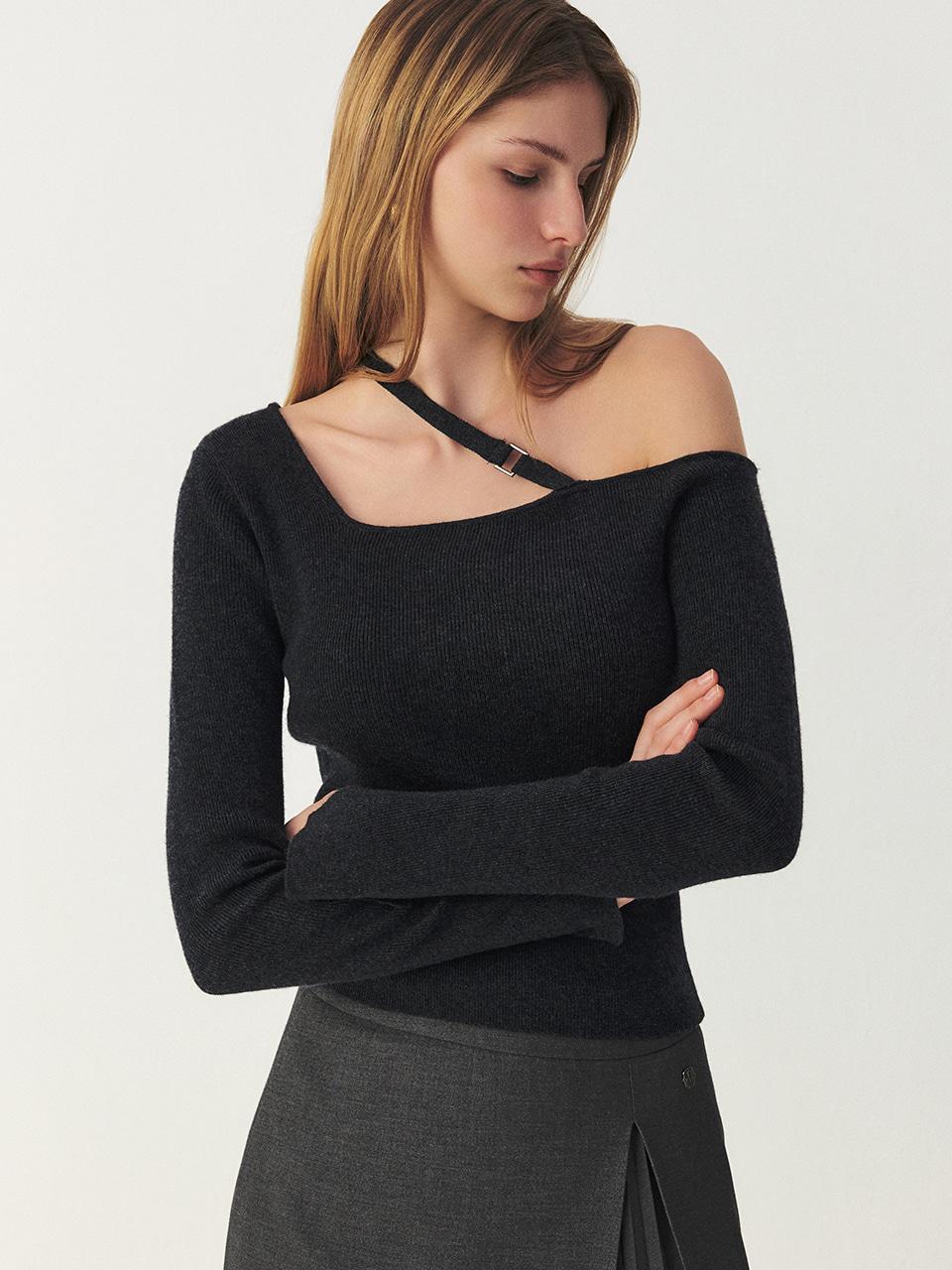 캐시미어 오프숄더 버클 니트 탑_CHARCOAL