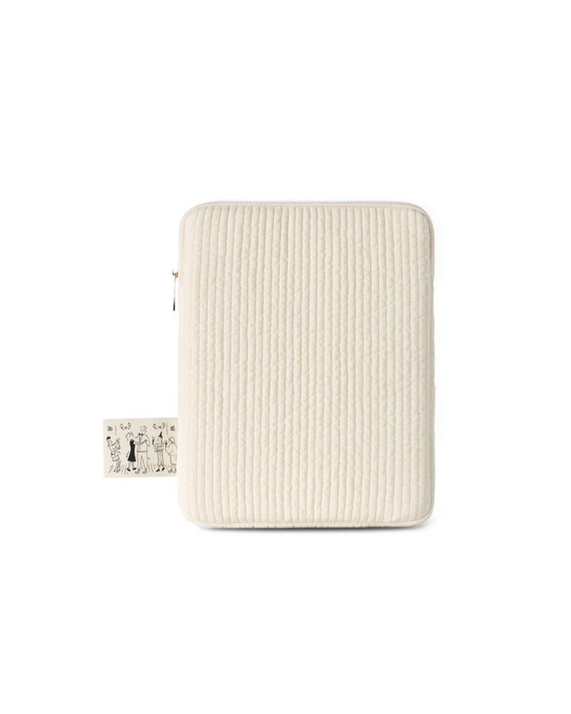 QUILTED IPAD MINI POUCH