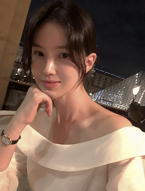 베니토 [여리여리끝판왕/연말룩][made] MOIRE 프리미엄 수엘 시어 오프숄더 블라우스 (가을/간절기/데일리/데일리룩/출근룩/데이트룩/오프숄더/블라우스/하객룩/오피스룩/겨울)