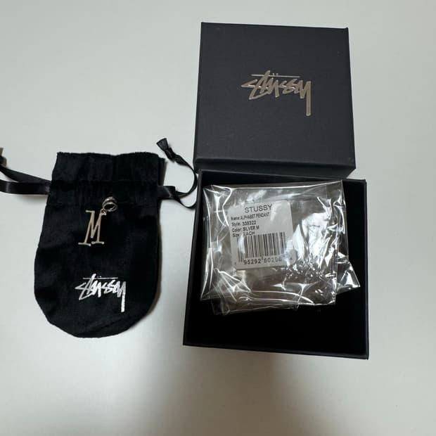 스투시 알파벳 팬던트 판매합니다! | 후루츠패밀리