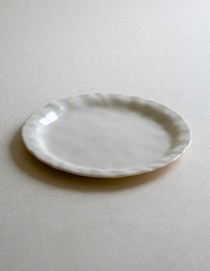 nahye ceramic) CIRCLE MEDIUM PLATE