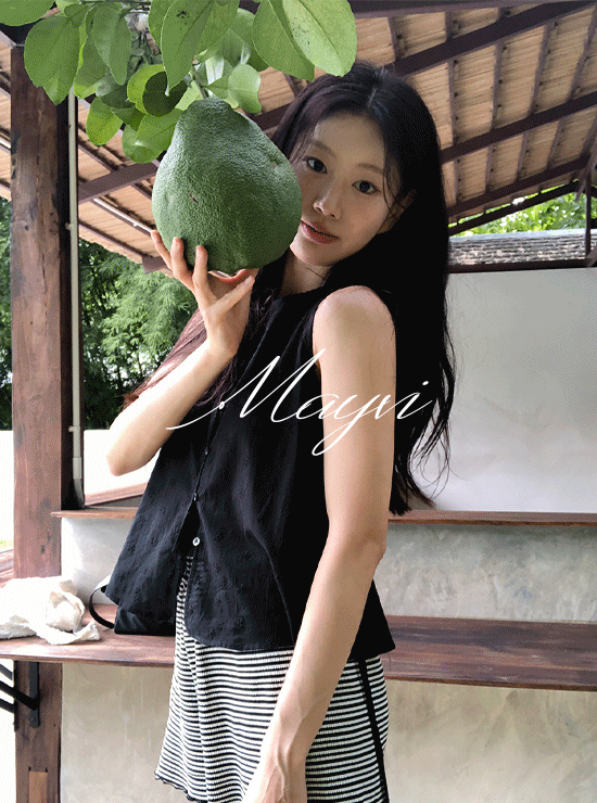 언더비 [Mayvi/여름/여행룩] Cherie 플라워 레이스 블라우스 (2 color)