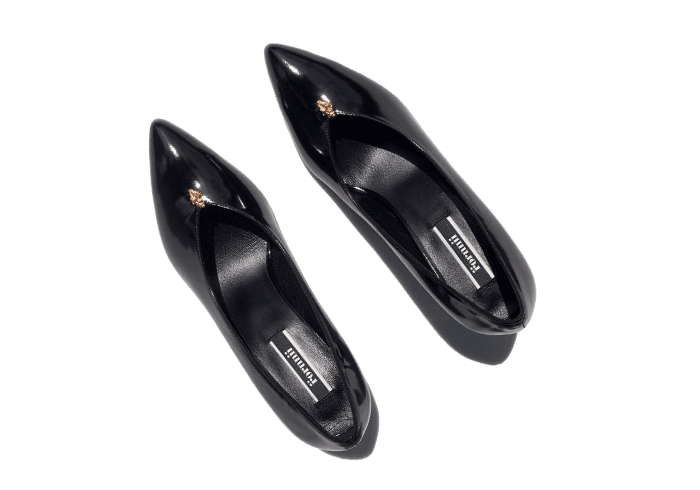 Conque Pointed  Glossy Black  꽁끄 포인티드  글로시 블랙