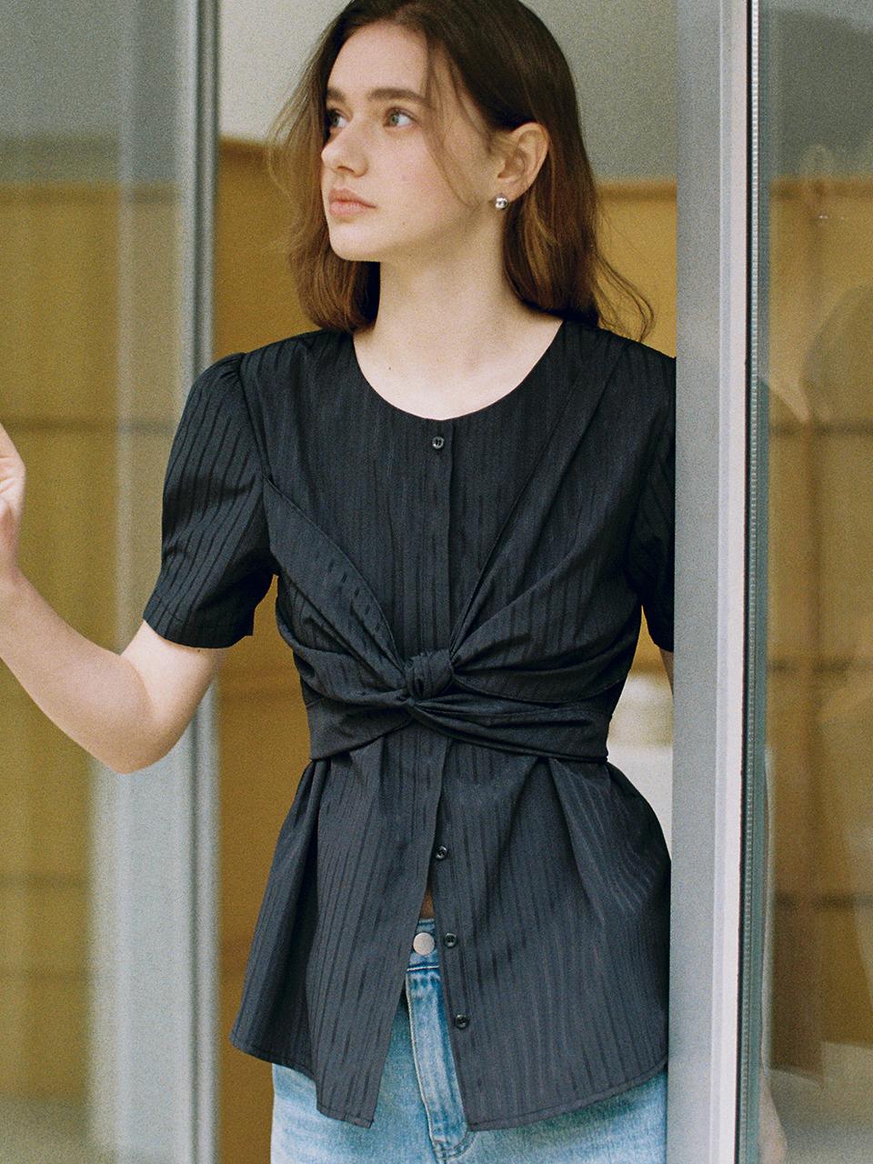 comos 1407 stripe wrap point shirring blouse (black)