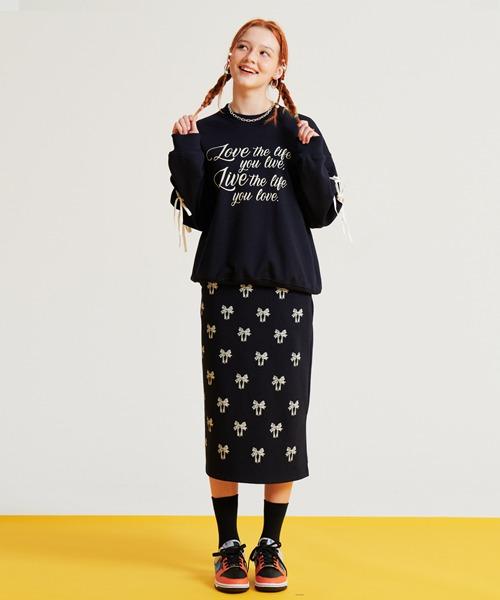 MET Ribbon Sweatshirt & Skirt Set