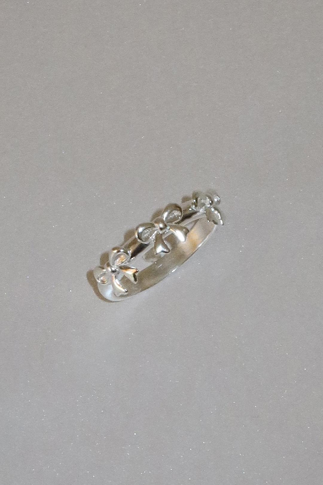 Triple Ribbon Ring (Silver)