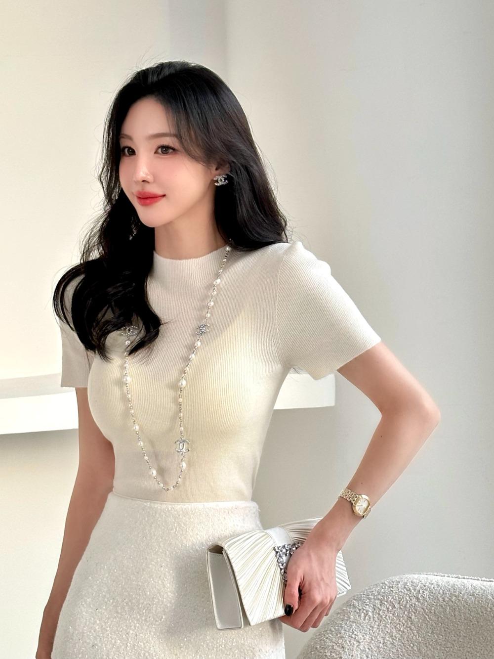 소프트 모던 하프니트톱