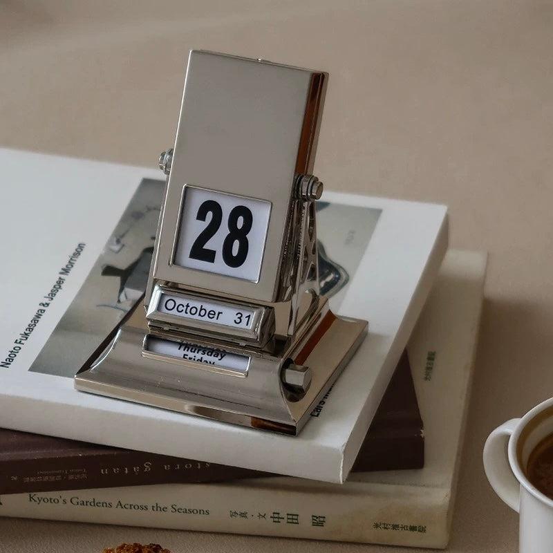 Timeless Rotating Desk Date Keeper