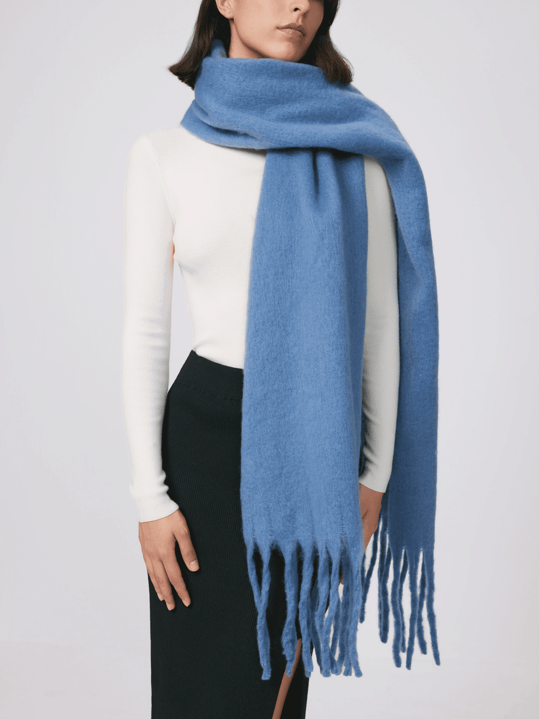 SOLID TASSEL SCARF