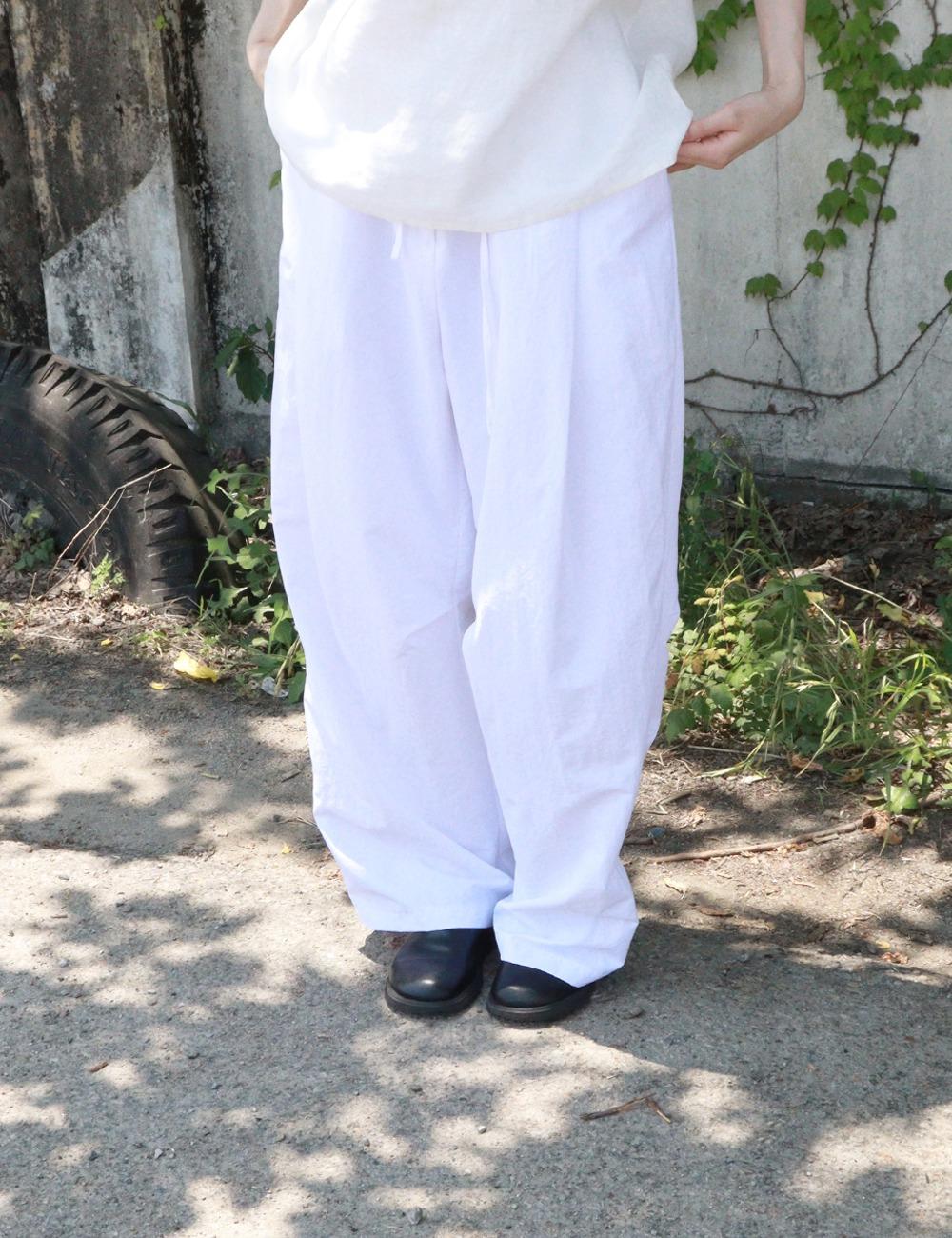 one tuck nylon easy pants