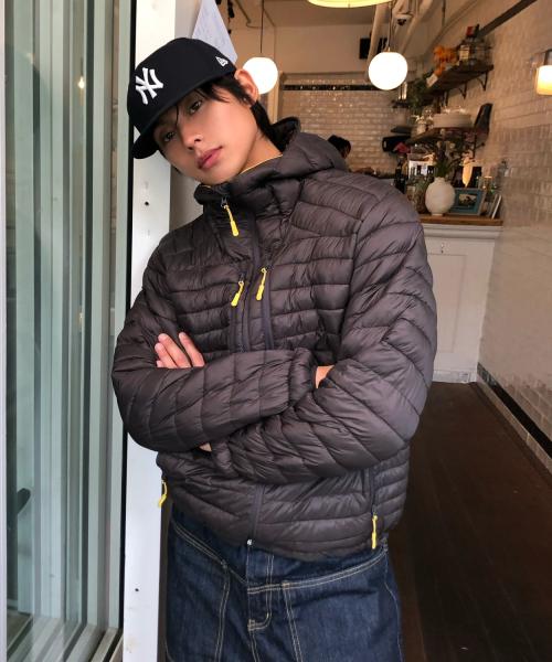 에센셜 후디드 라이트 패딩 자켓 [차콜]