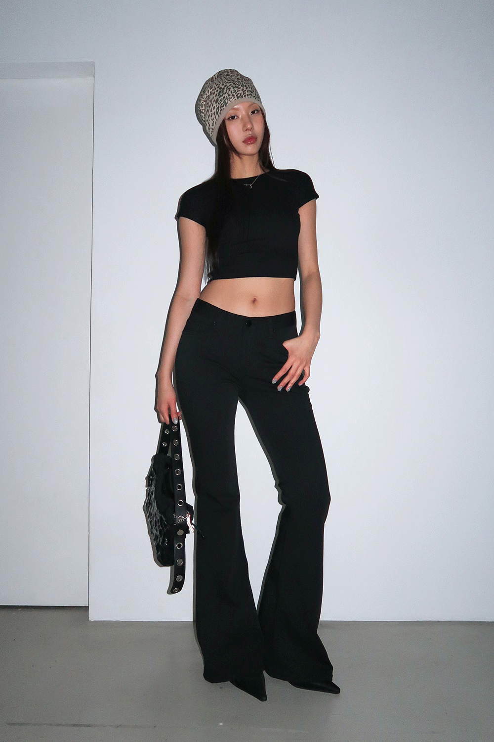 위위미유 NON-FADE STITCH BOOTS CUT DENIM / 논페이드 스티치 부츠컷 데님