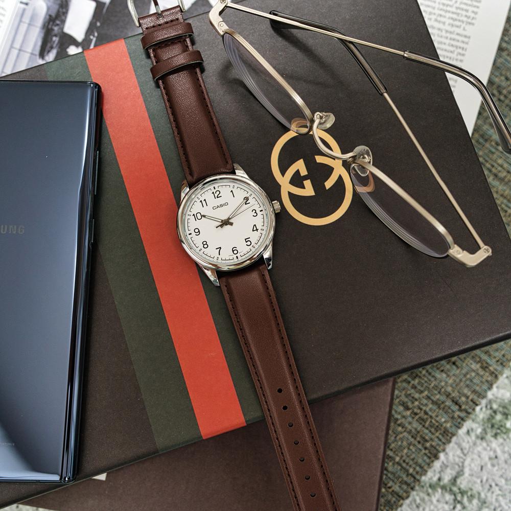 카시오 빈티지 브라운 원형 아날로그 가죽시계 2종