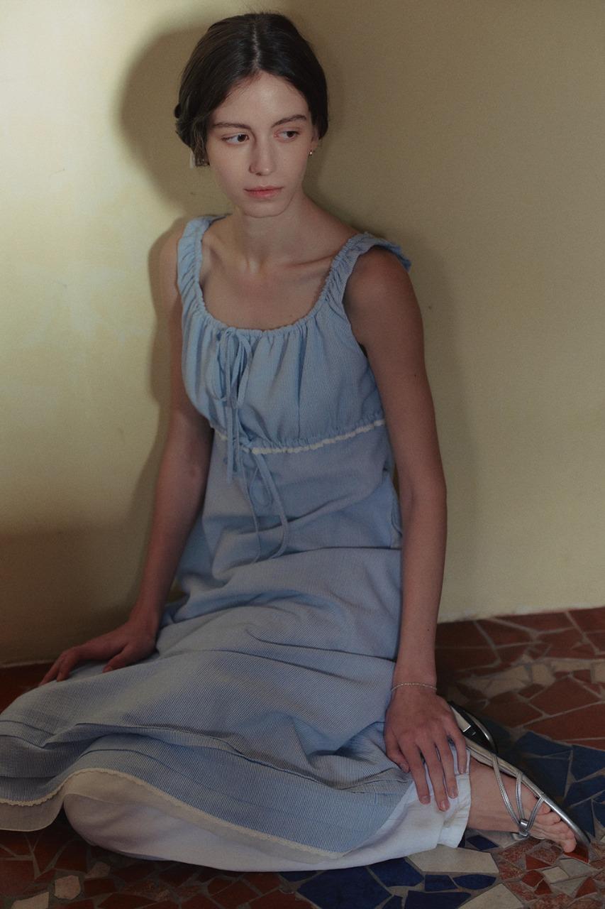 SHIRRING RIBBONED SLEEVELESS DRESS SOFT BLUE