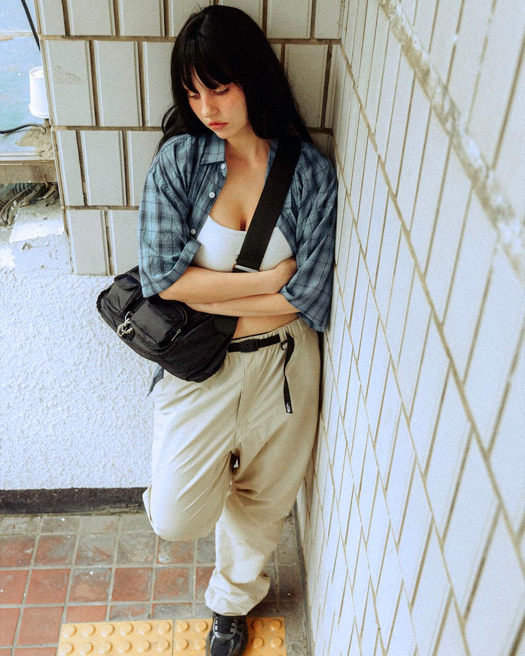 On&Off Messenger Bag in Starry Night