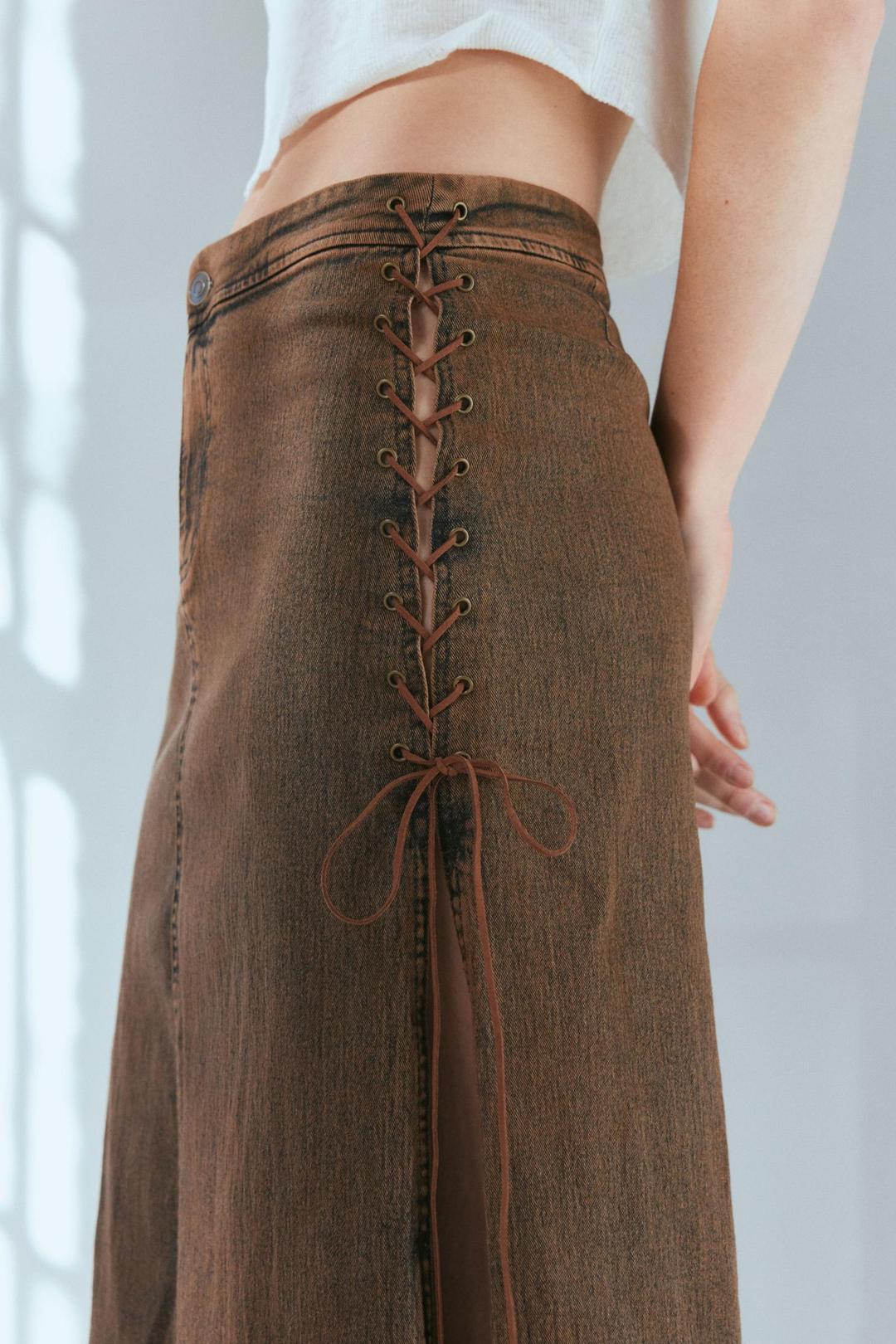 Silence + Noise 캘리 레이스업 미드라이즈 데님 미디 스커트