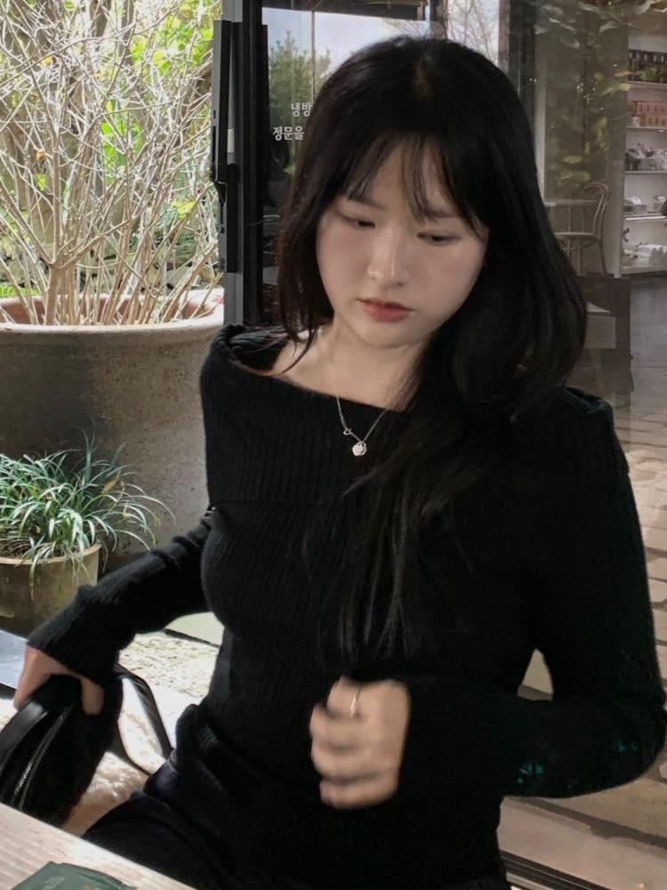디넷 오프숄더 스퀘어넥 골지 긴팔니트(블랙)